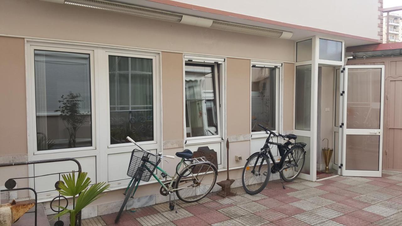 The Blacksmith'S Guesthouse Shkodër 외부 사진
