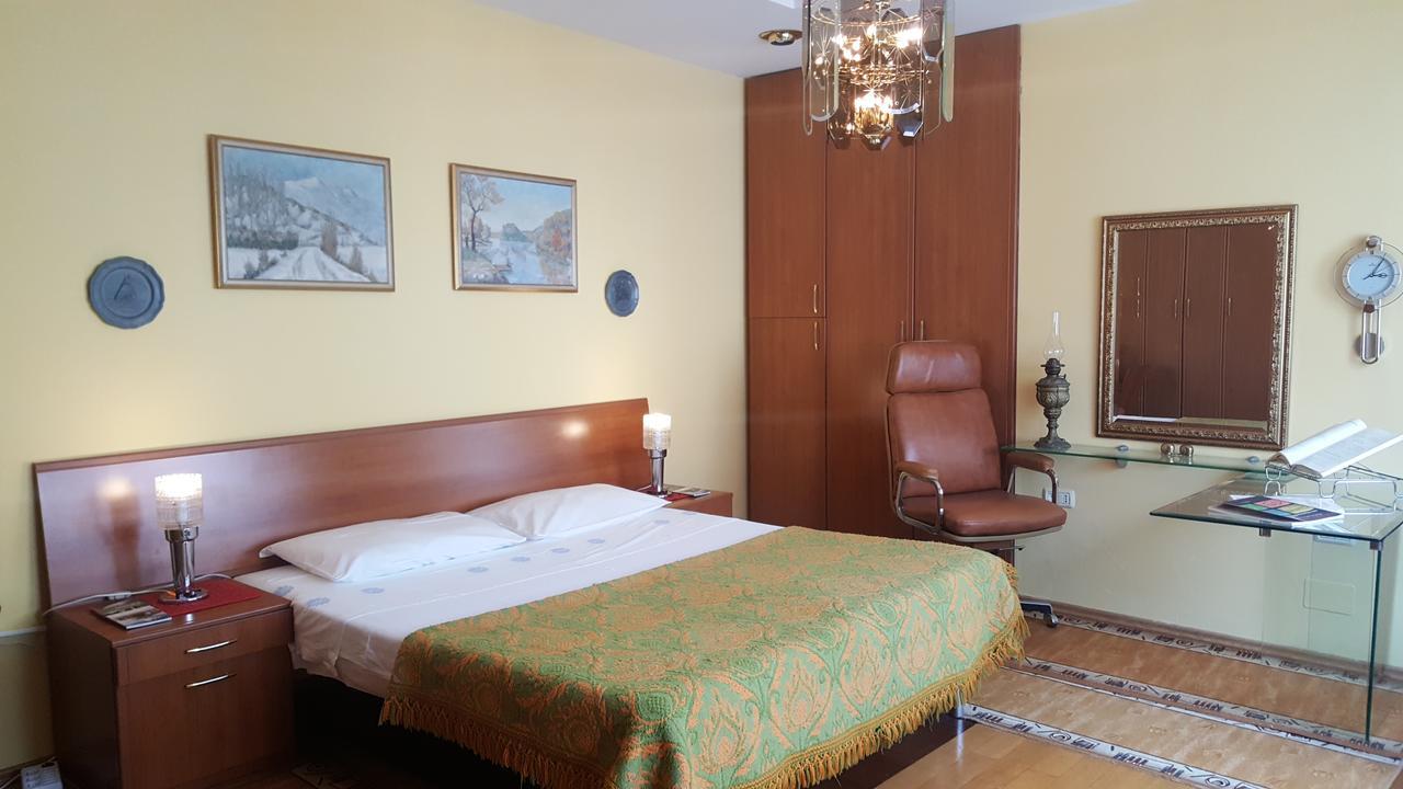The Blacksmith'S Guesthouse Shkodër 외부 사진